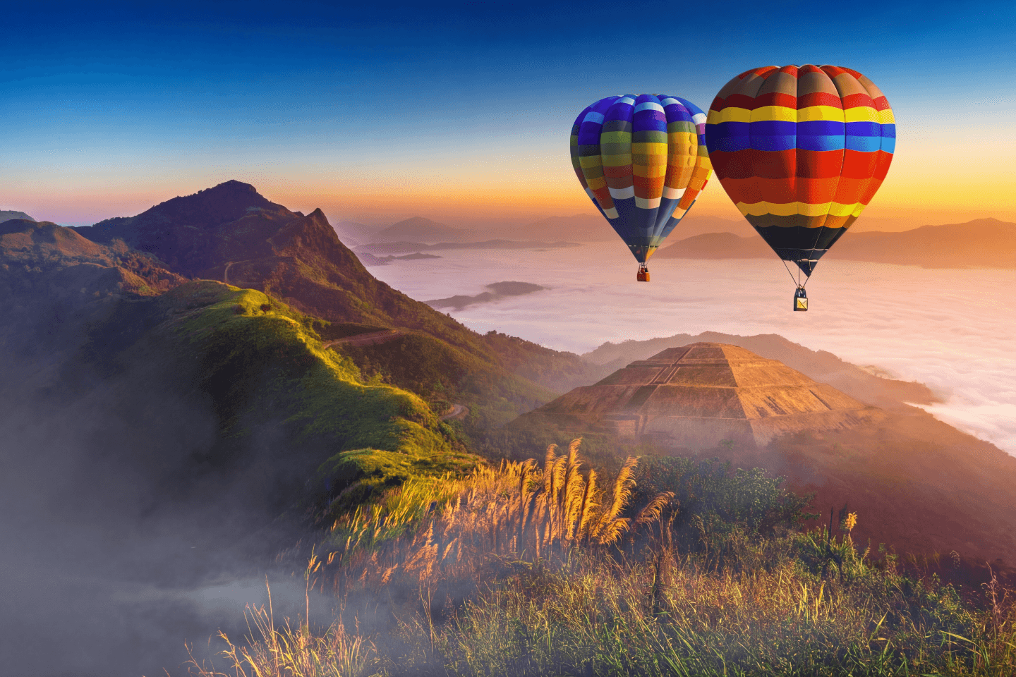 Globos al amanecer sobre Teotihuacán